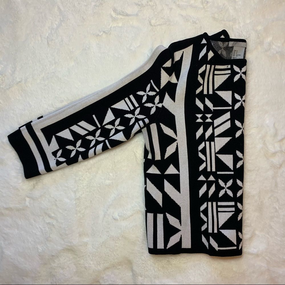 H&M Black and White Crop Top 3/4 Sleeves!